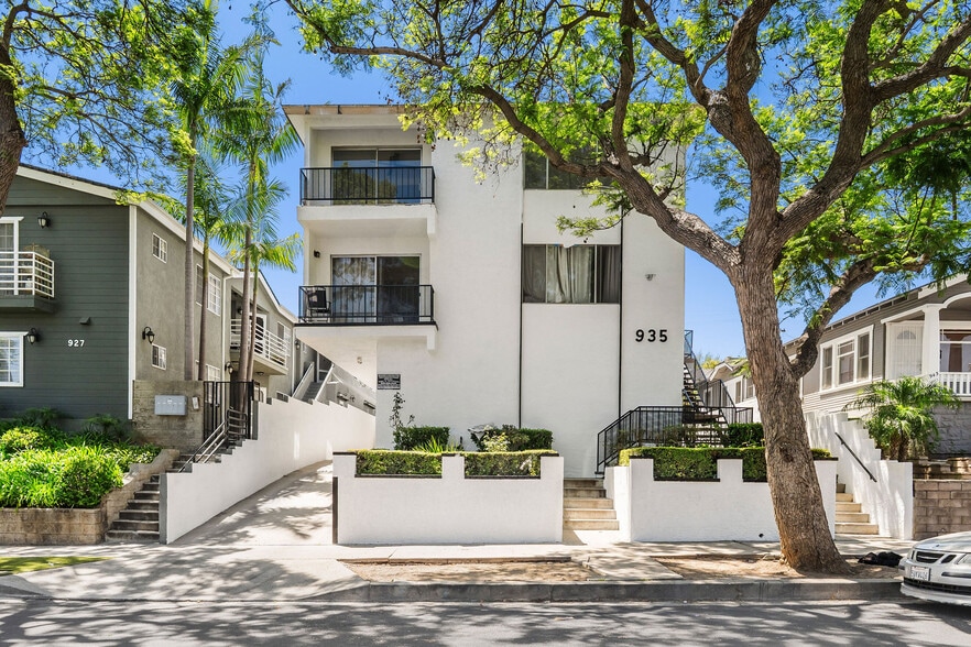 935 W 10th St, San Pedro, CA for sale - Building Photo - Image 2 of 28