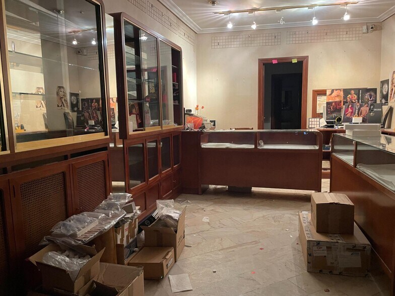 Multifamily in Segovia, Segovia for sale - Interior Photo - Image 2 of 4