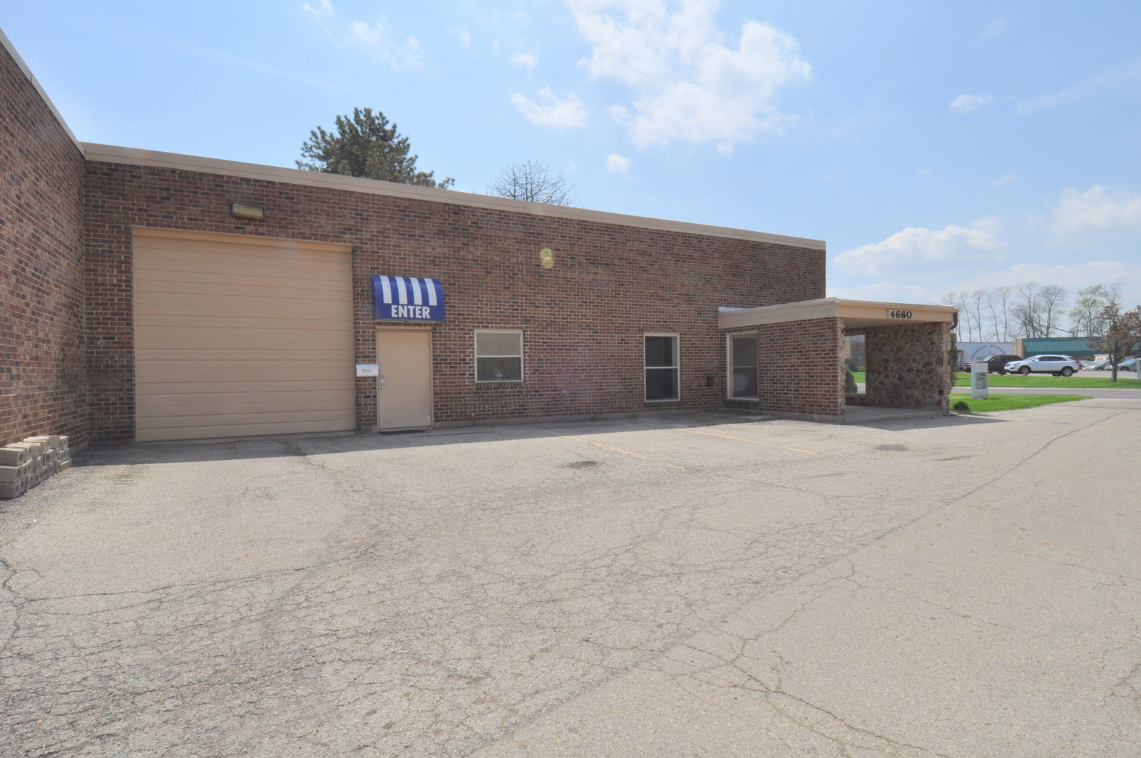 4660-4668 Gateway Cir, Kettering, OH for sale Building Photo- Image 1 of 1