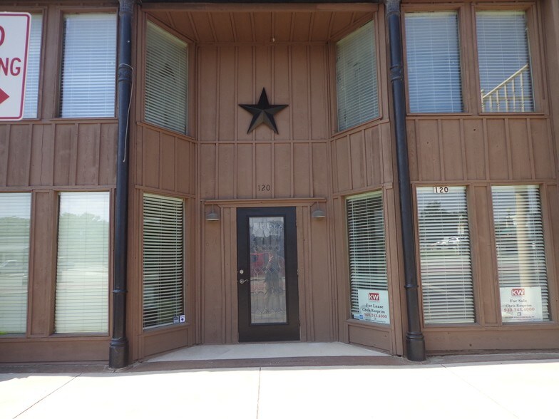 120 S Main St, Springtown, TX for sale - Building Photo - Image 1 of 1