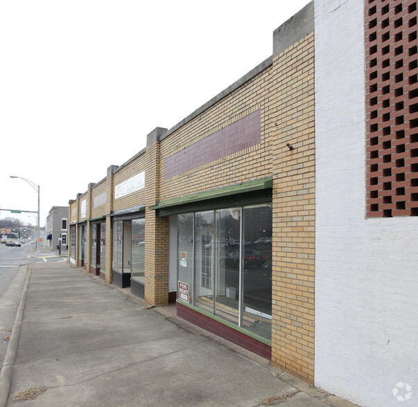 108-116 S Murray Ave, Anderson, SC for lease - Building Photo - Image 3 of 6