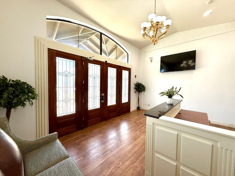 5101 E University Dr, Denton, TX for lease - Lobby - Image 2 of 20