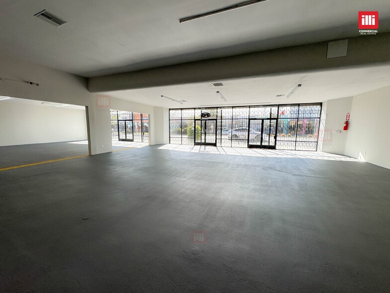 18567-18573 Sherman Way, Reseda, CA for lease - Building Photo - Image 3 of 19
