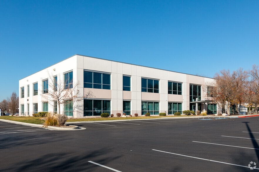 1530 Layton Hills Parkway, Layton, UT for lease - Primary Photo - Image 1 of 18