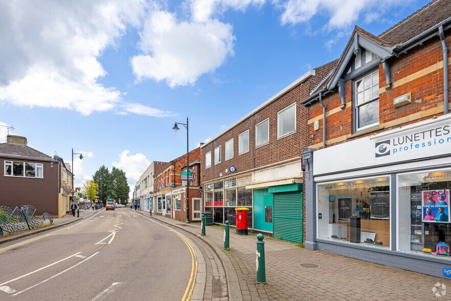 74-76 Southgate, Sleaford for lease - Building Photo - Image 2 of 3