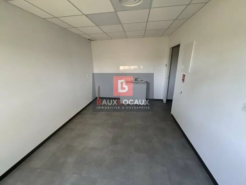 Office in Avignon for lease - Interior Photo - Image 3 of 10