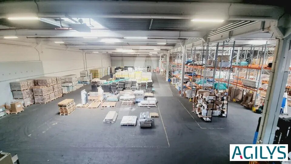 Industrial in Courtaboeuf for lease - Building Photo - Image 3 of 9