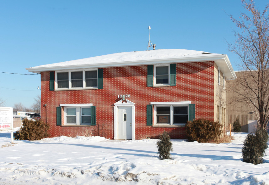 13025 NE Central Ave, Blaine, MN for sale - Primary Photo - Image 1 of 4