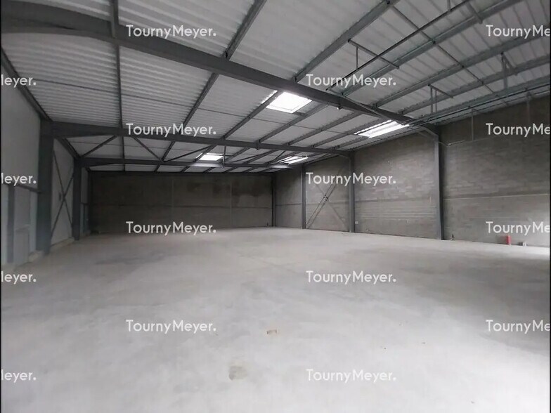 Flex in Colomiers for lease - Interior Photo - Image 2 of 5