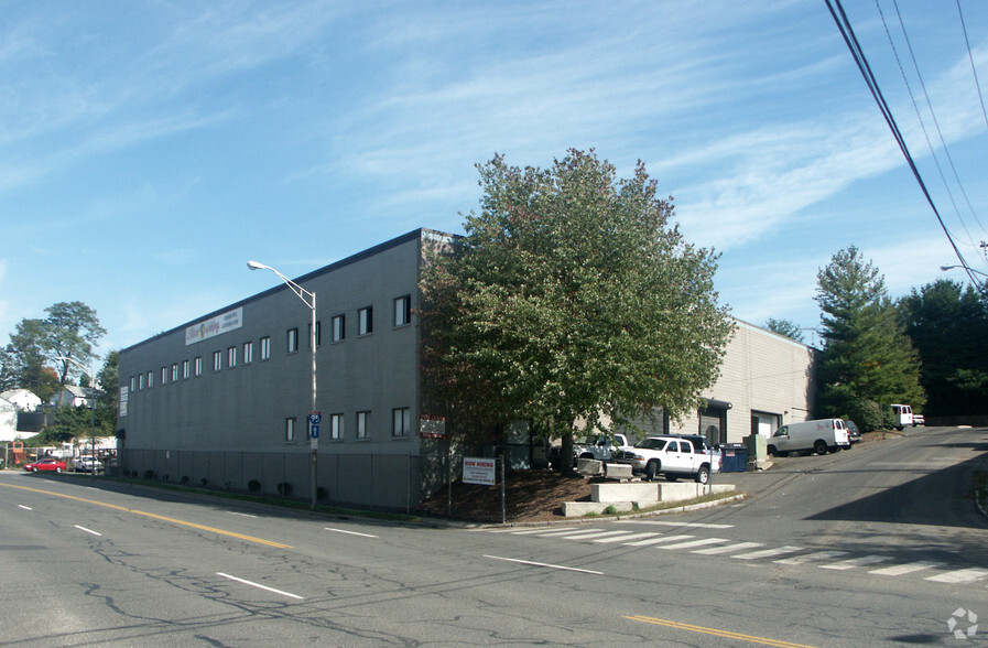 1 Testa Pl, Norwalk, CT for lease - Building Photo - Image 1 of 35