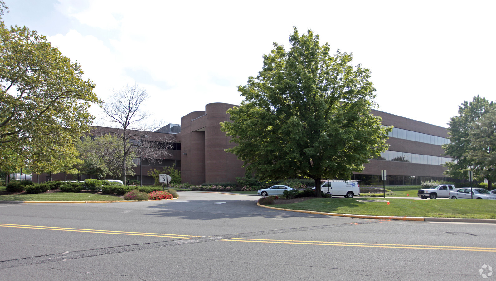 3 Corporate Pl, Piscataway, NJ 08854 | LoopNet