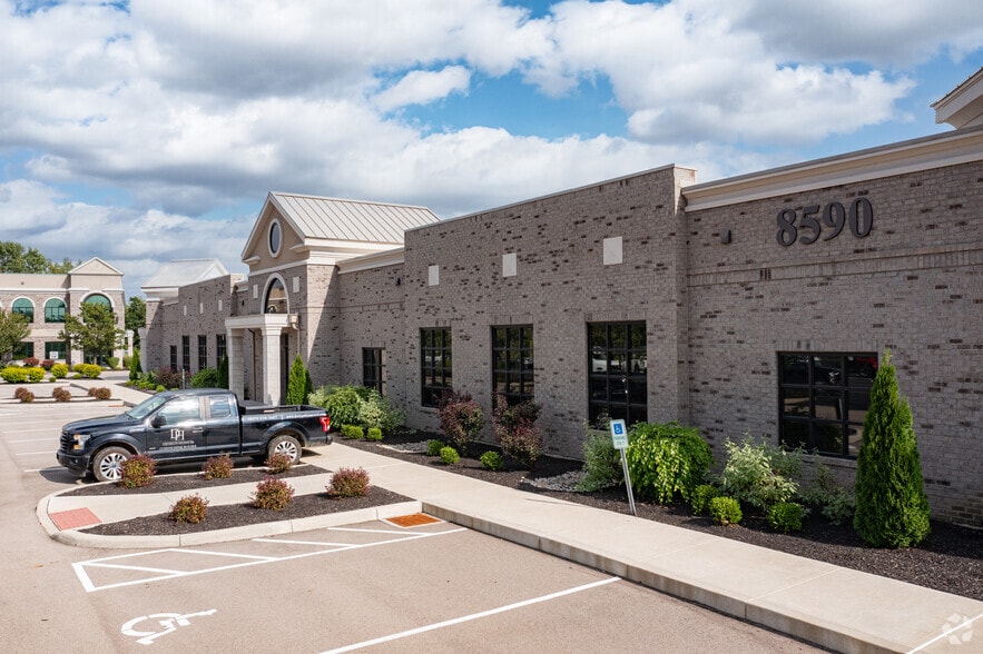 8590 Yankee St, Dayton, OH for lease - Building Photo - Image 3 of 4