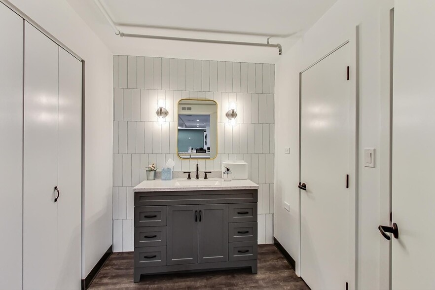 324 W Touhy Ave, Park Ridge, IL for lease - Building Photo - Image 3 of 47