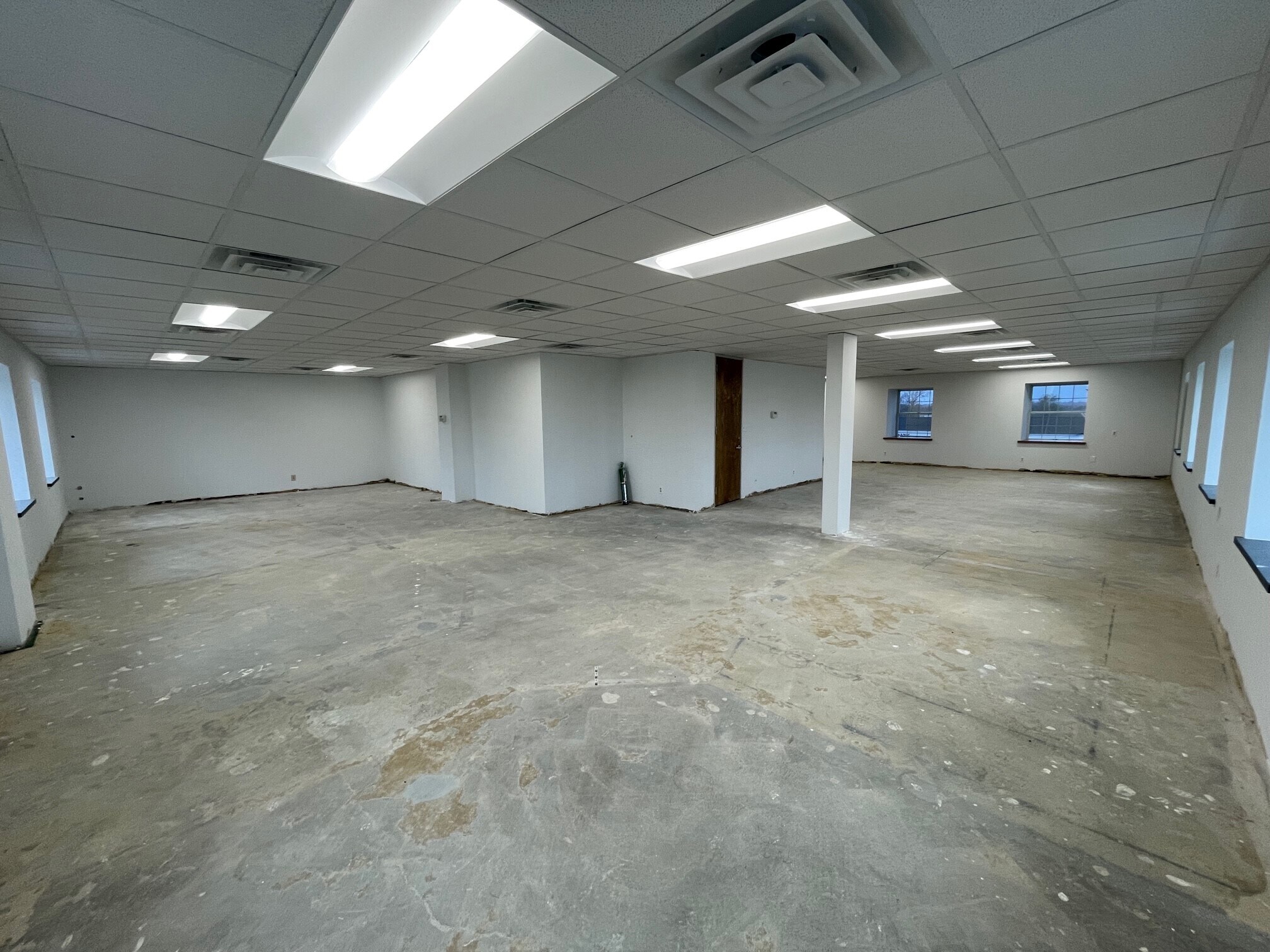 15421 Clayton Rd, Ballwin, MO for lease Building Photo- Image 1 of 5