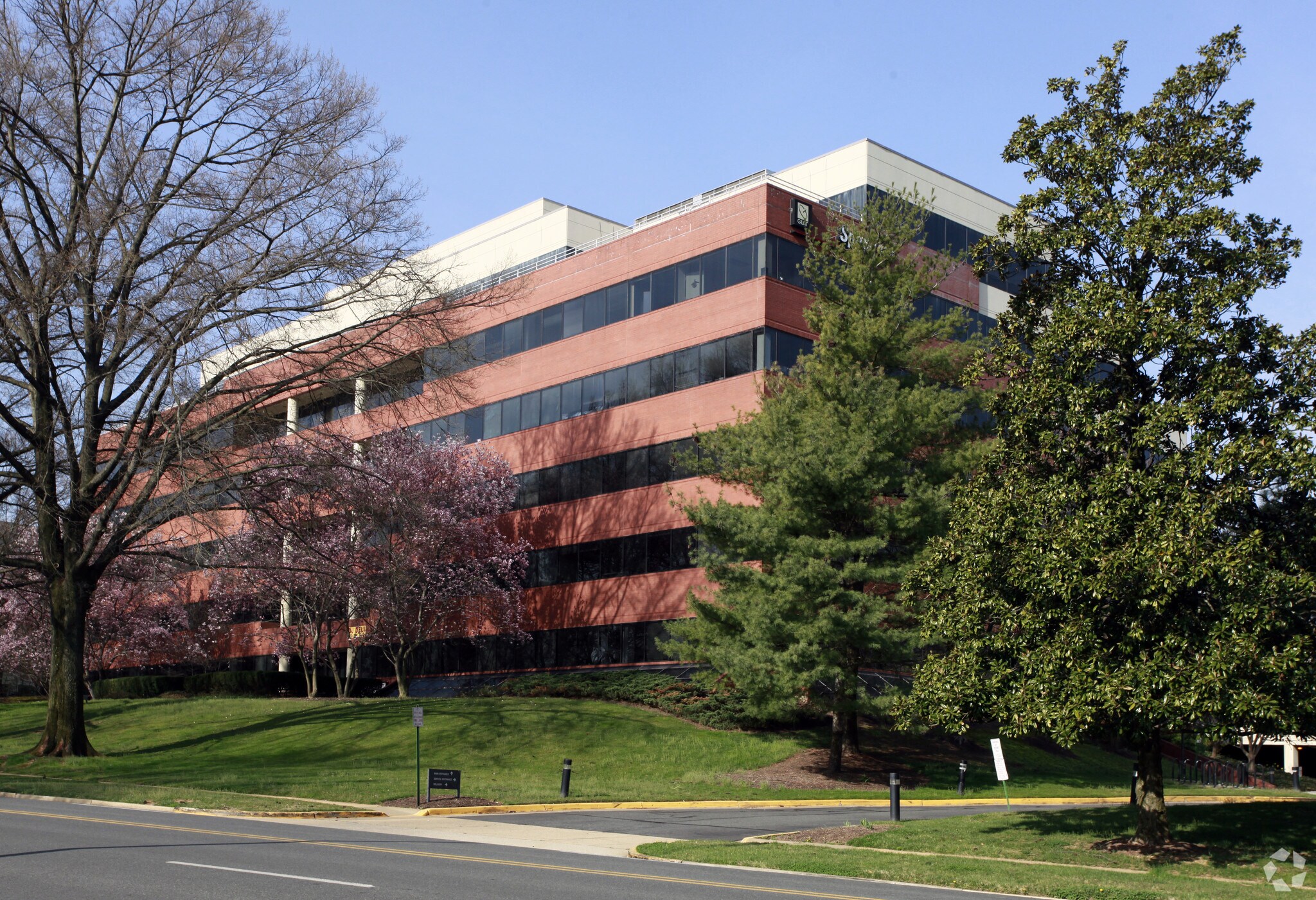 1750 Old Meadow Rd, McLean, VA for sale Primary Photo- Image 1 of 1