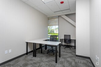 265 E River Park Cir, Fresno, CA for lease Interior Photo- Image 2 of 2