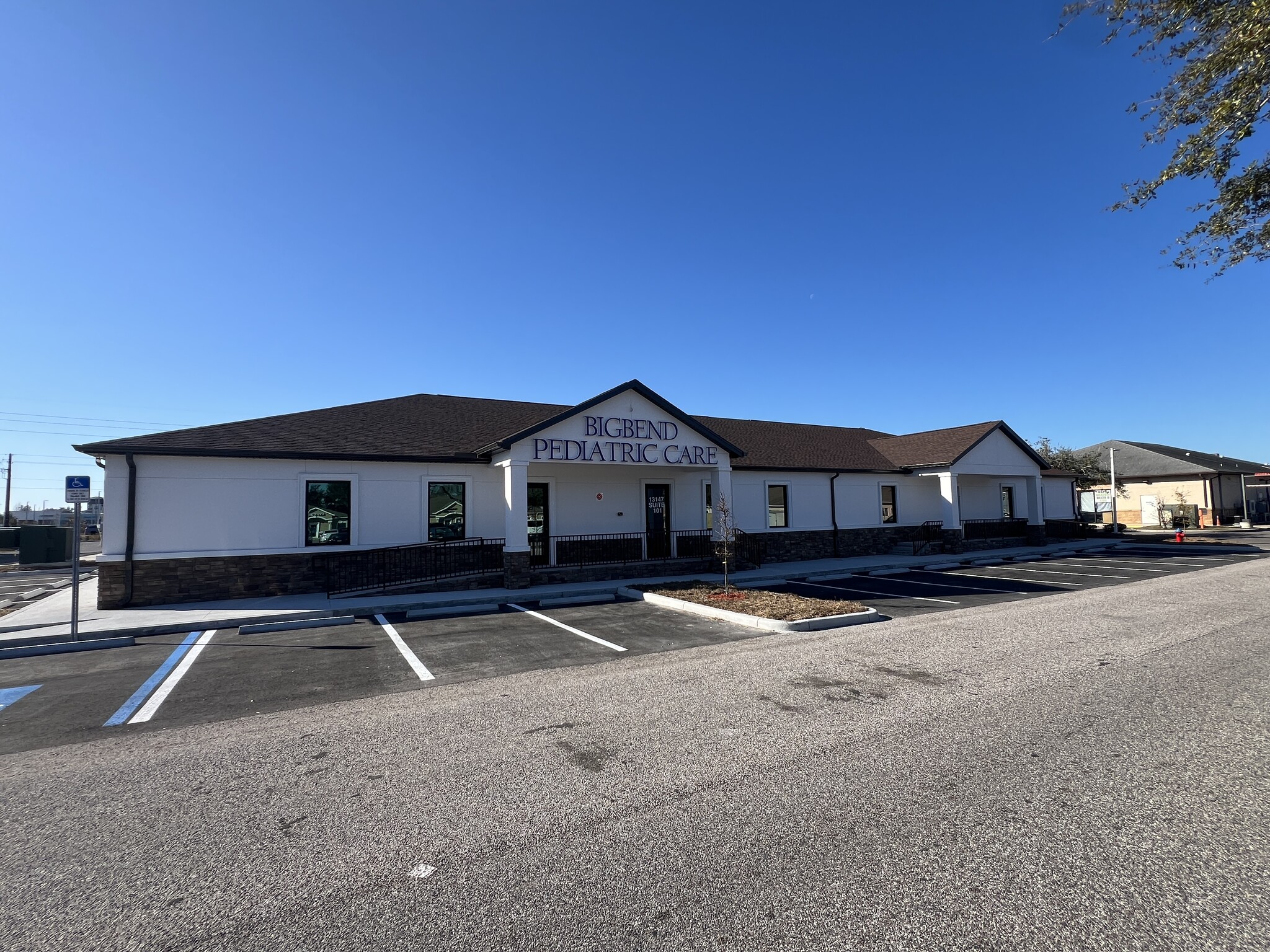 13135 Kings Lake Dr, Gibsonton, FL for lease Interior Photo- Image 1 of 7