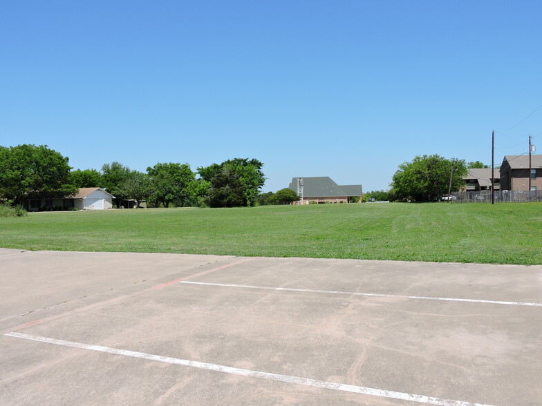 2400 W Ennis Ave, Ennis, TX for sale - Building Photo - Image 1 of 1