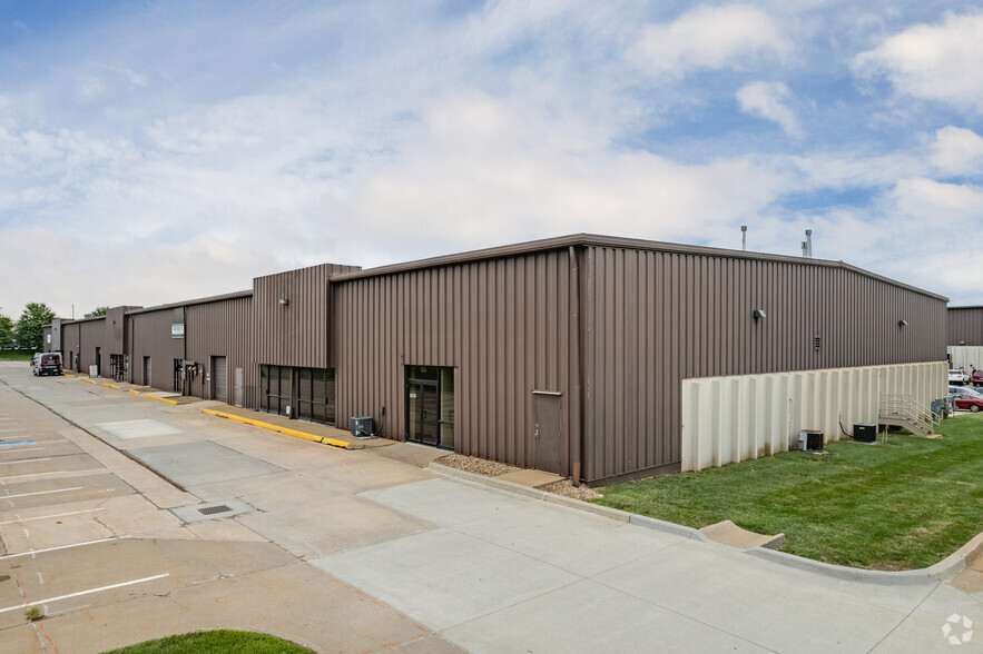 14801-14901 W 99th St, Lenexa, KS for lease - Building Photo - Image 2 of 5