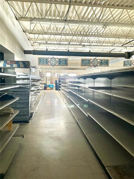 109 E Saltwork St, Elderton, PA for sale - Building Photo - Image 3 of 10