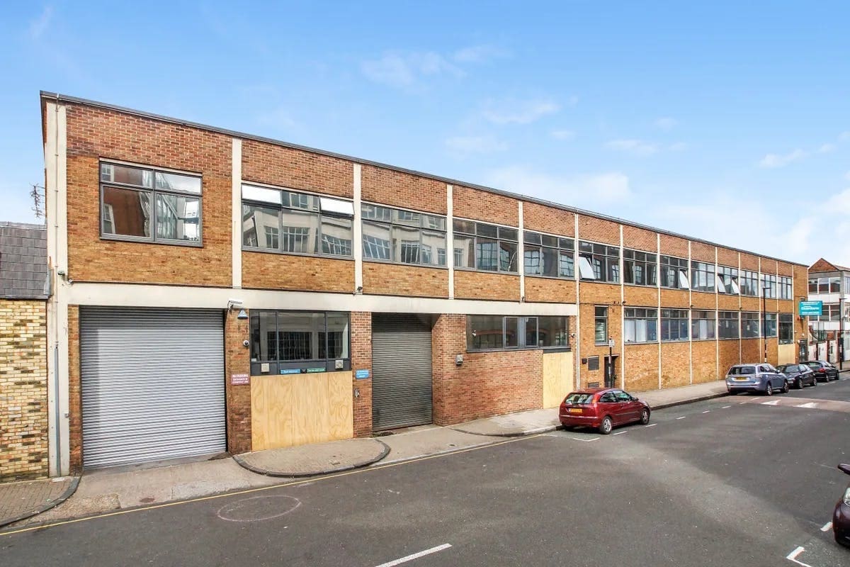 1A Elthorne Rd, London for lease Building Photo- Image 1 of 2