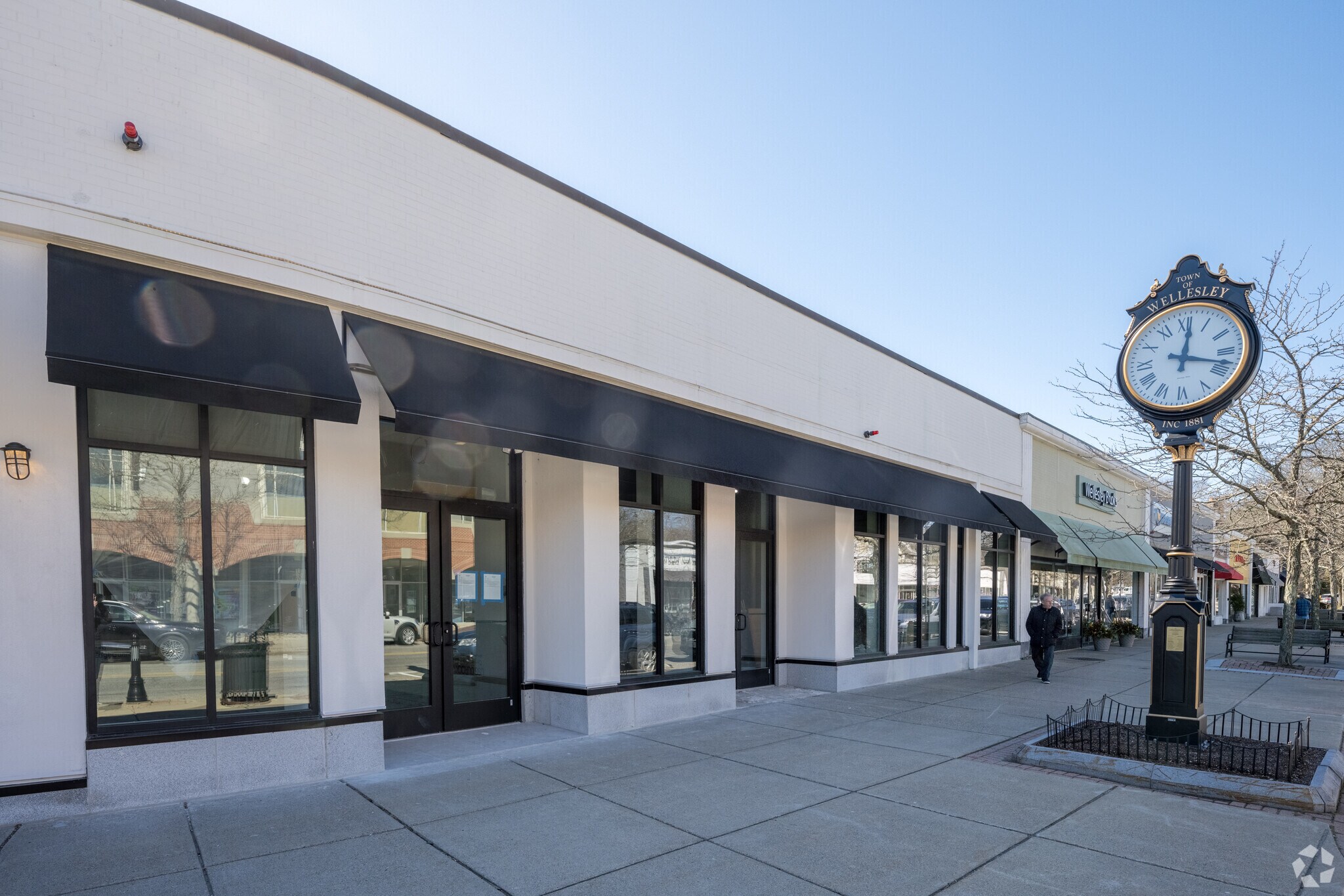 74-102 Central St, Wellesley, MA for sale Primary Photo- Image 1 of 1