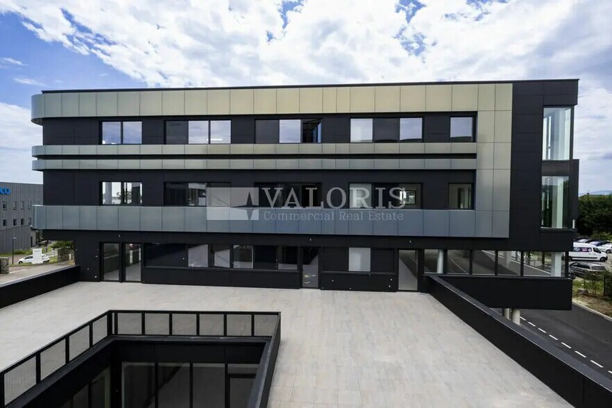 Office in Limonest for sale - Building Photo - Image 2 of 16