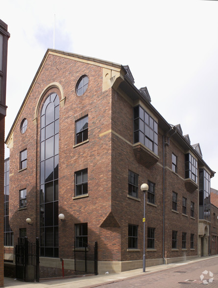 30-34 Park Cross St, Leeds for lease - Building Photo - Image 2 of 9