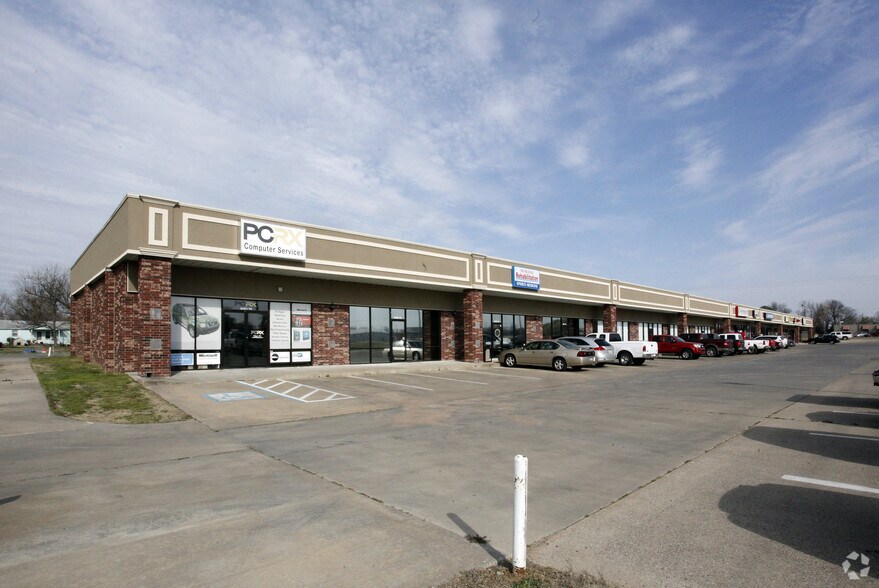 2421 S York St, Muskogee, OK 74403