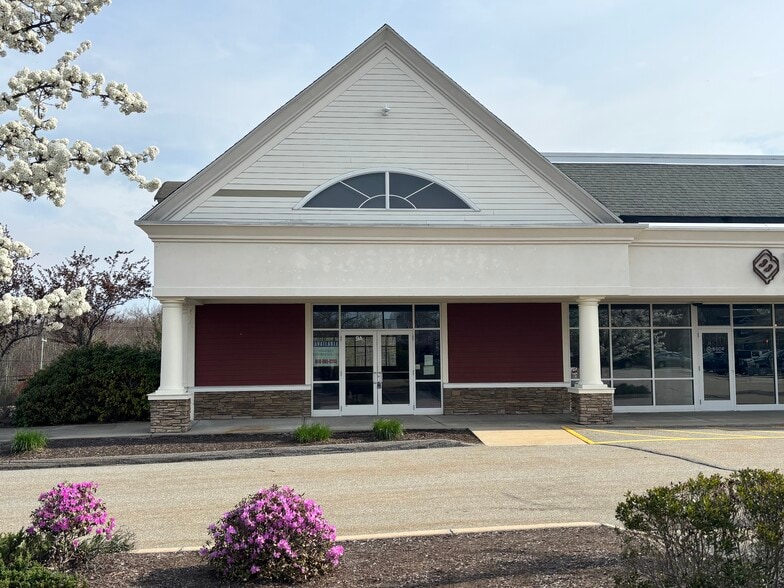 33 Fieldstone Cmn, Tolland, CT for lease - Primary Photo - Image 2 of 5