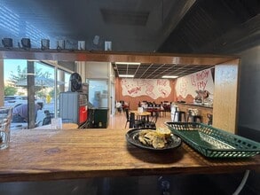 Retail in Cubelles, Barcelona for lease Interior Photo- Image 2 of 14