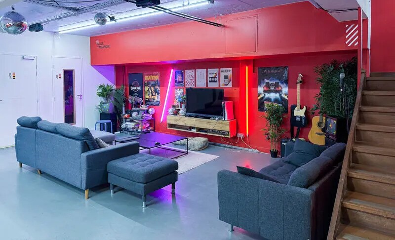 Office in Clichy for lease - Interior Photo - Image 1 of 8