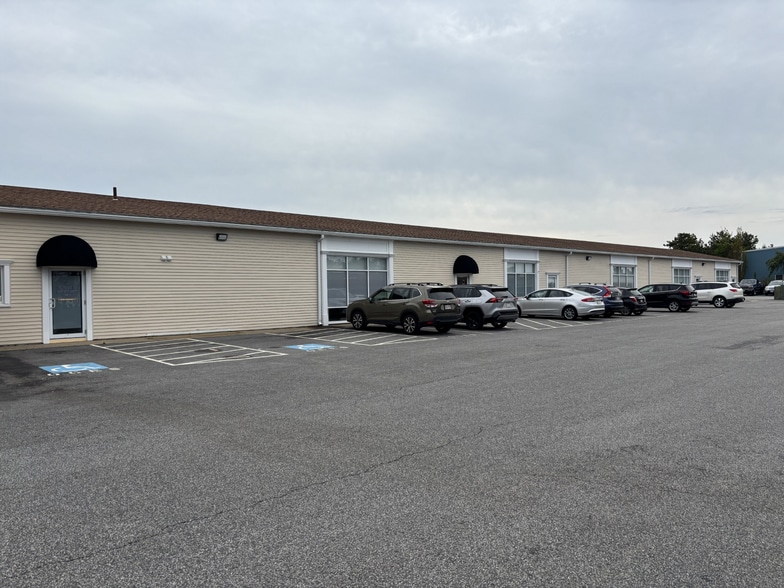 204 S Meadow Rd, Plymouth, MA for lease - Primary Photo - Image 1 of 3
