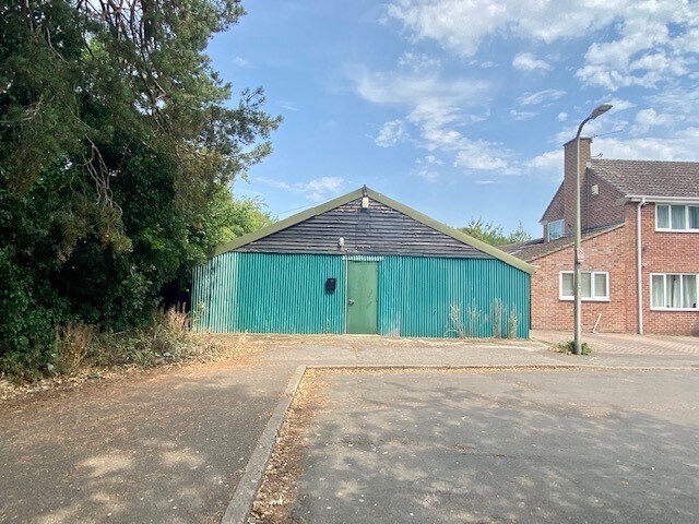 Battery End, Newbury for sale Building Photo- Image 1 of 10