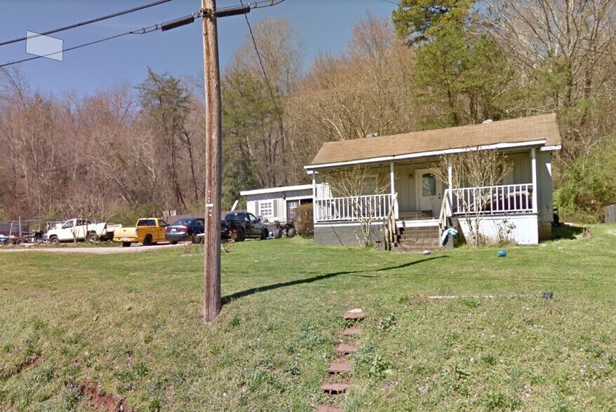 9329 Springfield Rd, Soddy Daisy, TN 37379