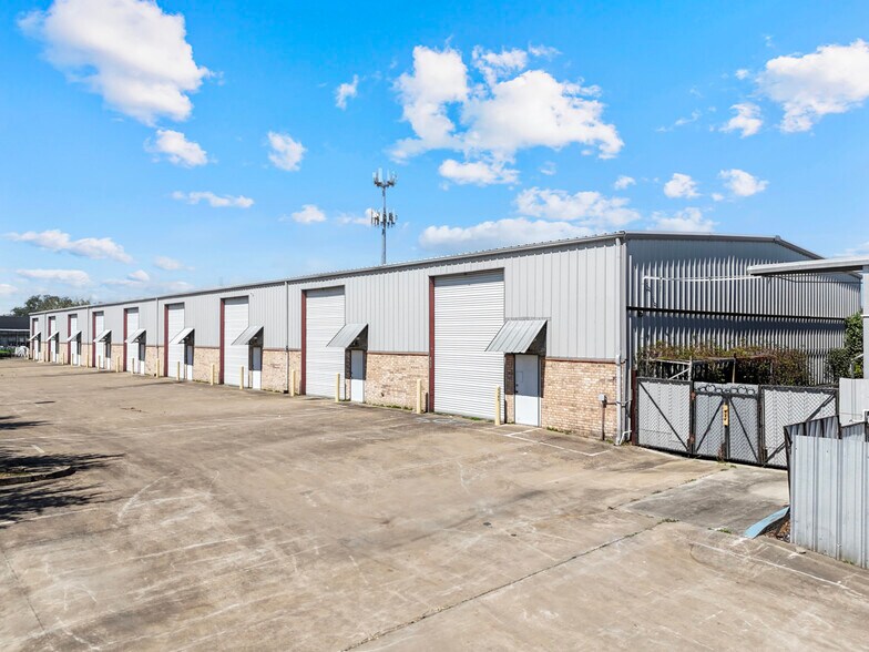 1465 Brittmoore Rd, Houston, TX for lease - Building Photo - Image 1 of 8