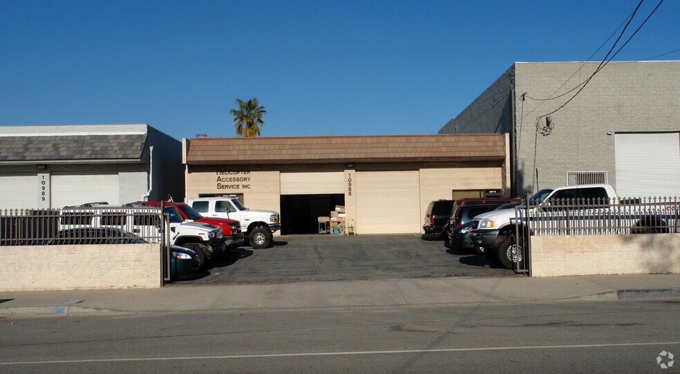 10985 Penrose St, Sun Valley, CA 91352