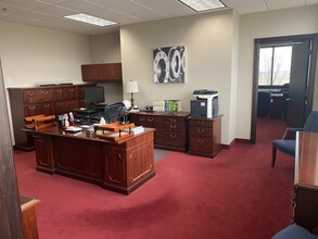 7140 Office Cir, Evansville, IN for lease Interior Photo- Image 2 of 7