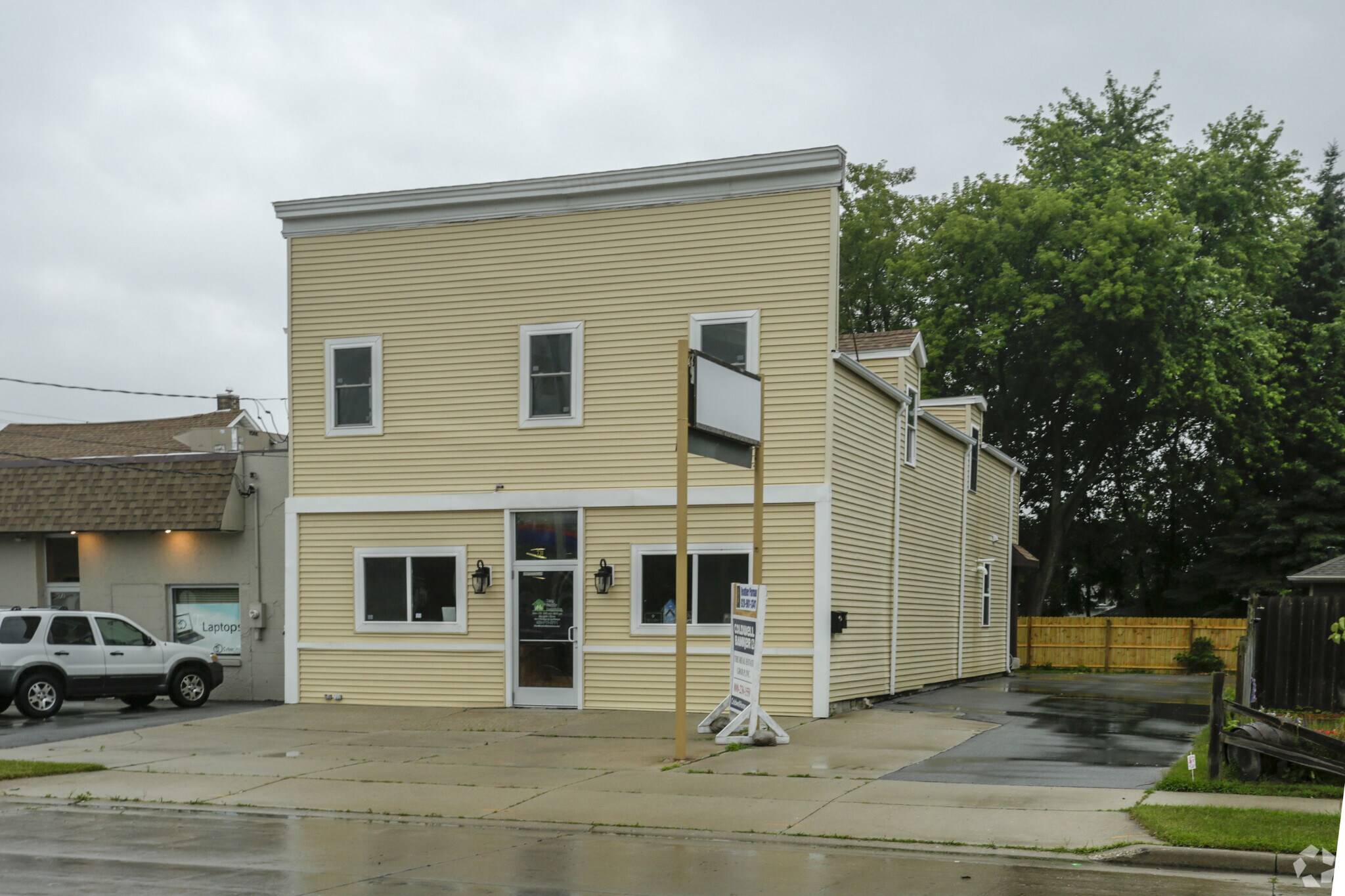 731 N 11th St, Manitowoc, WI for sale Primary Photo- Image 1 of 1