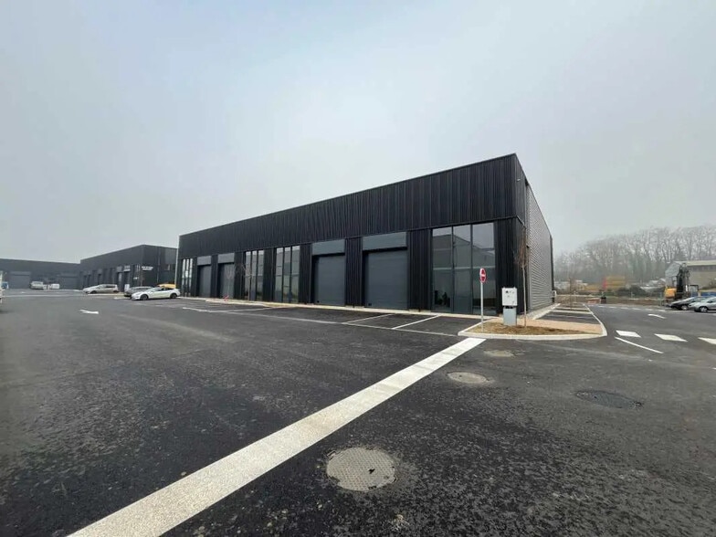 161 Allée Des Peupliers, Trévoux for sale - Building Photo - Image 2 of 10