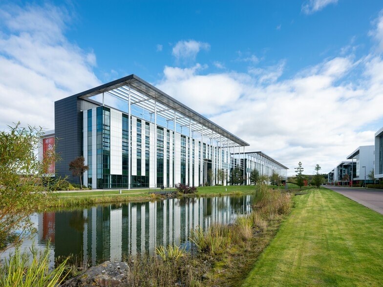 Parklands Ave, Holytown for lease - Building Photo - Image 1 of 7