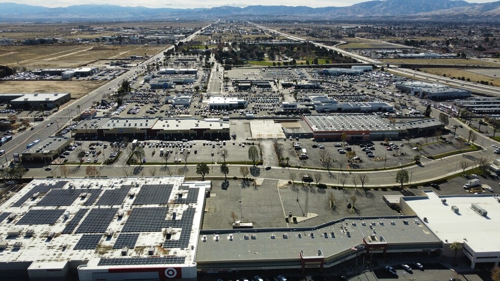 1140 Commerce Center Dr, Lancaster, CA for sale - Building Photo - Image 3 of 6