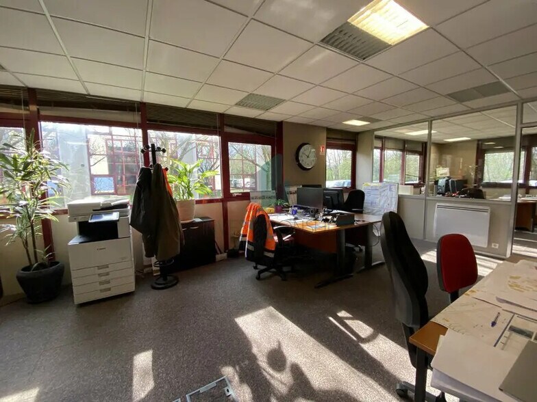 Office in Pontoise for sale - Building Photo - Image 3 of 5