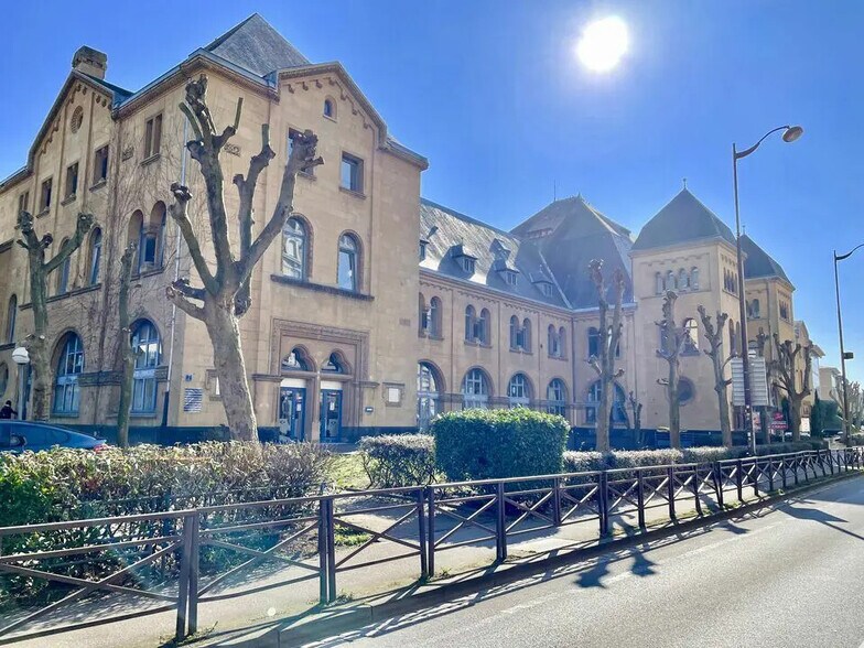 Office in Metz for lease - Building Photo - Image 1 of 9