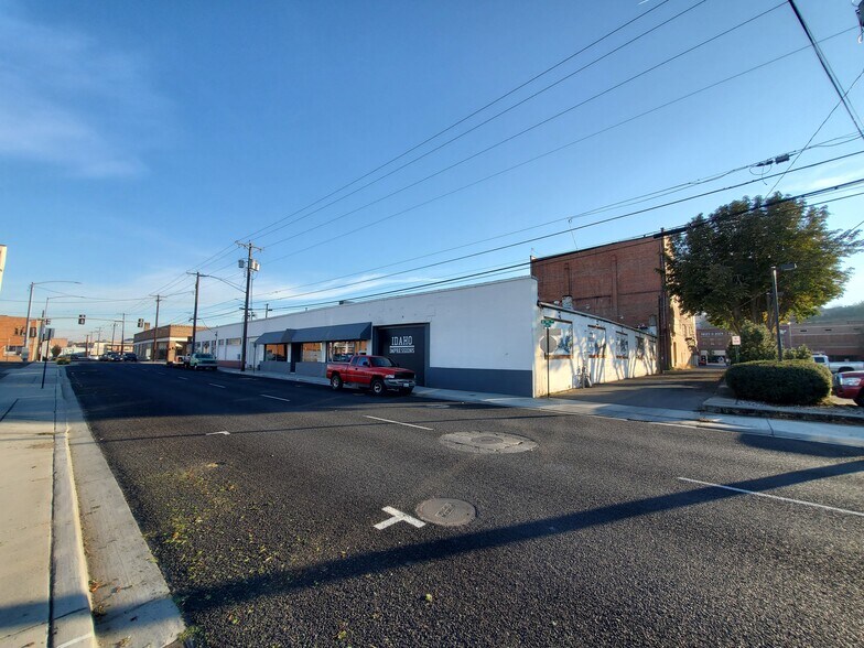 844 D St, Lewiston, ID 83501 Flex for Sale