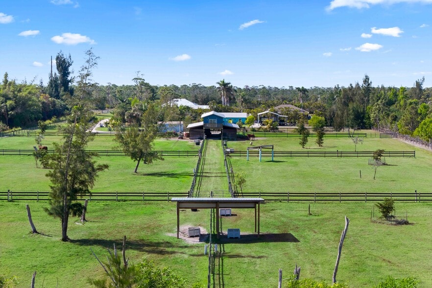 6050 Stringfellow Rd, Saint James City, FL for sale - Building Photo - Image 2 of 50