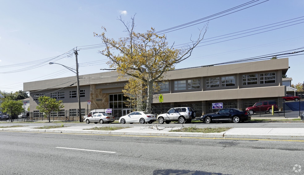 1550 Richmond Ave, Staten Island, NY for sale - Primary Photo - Image 1 of 1
