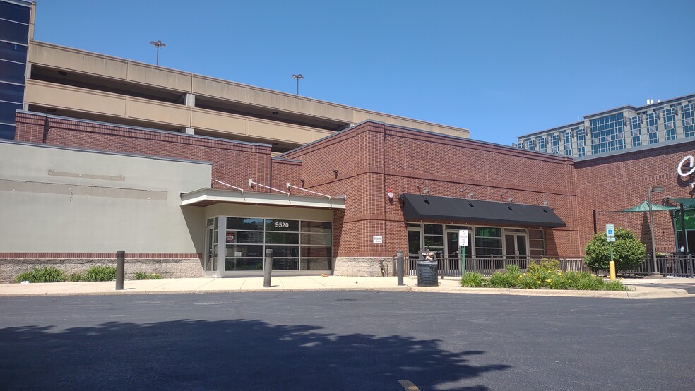 9500 W Higgins Rd, Rosemont, IL for lease - Building Photo - Image 3 of 7