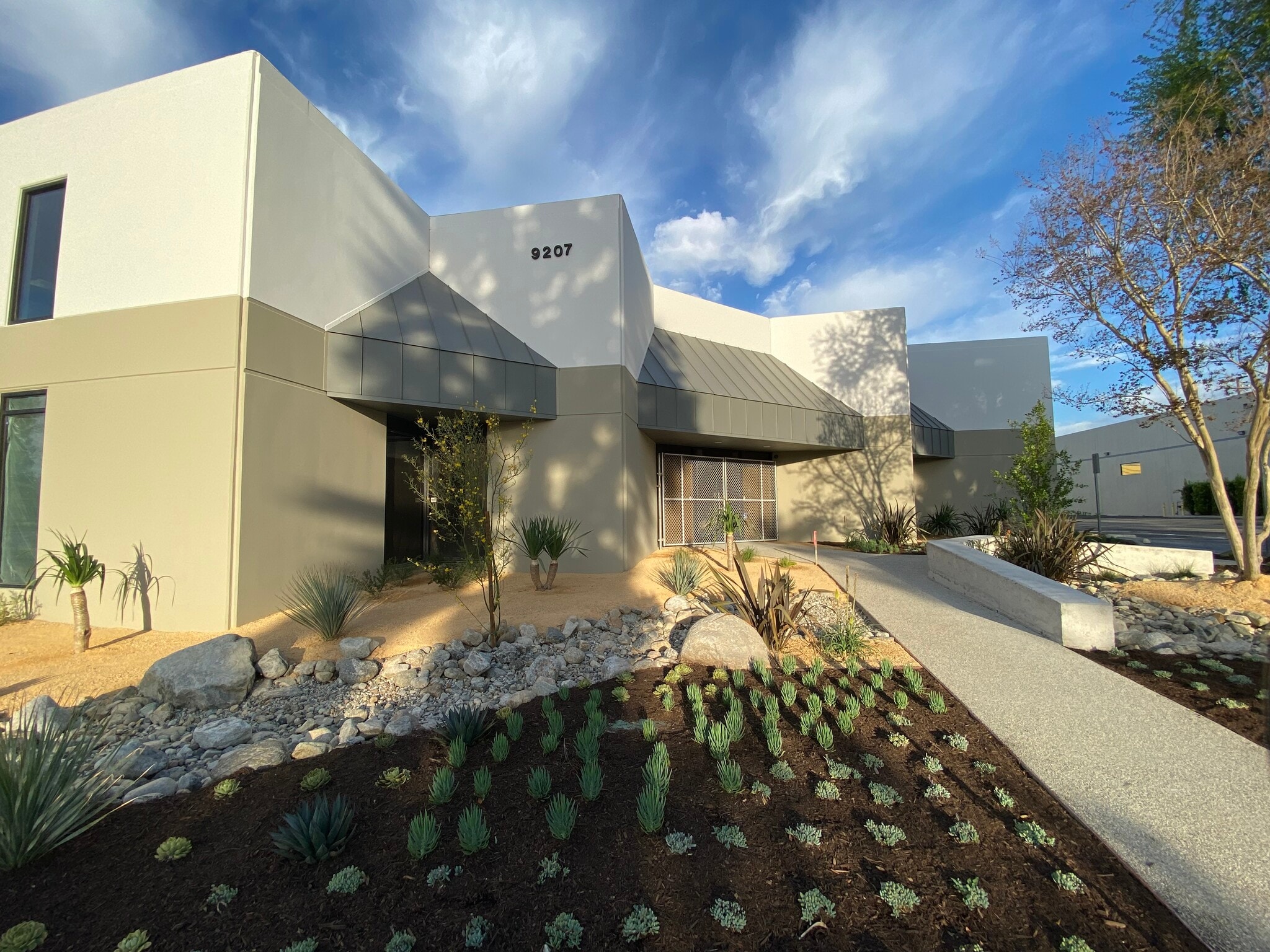 9207 Eton Ave, Chatsworth, CA for lease Building Photo- Image 1 of 15