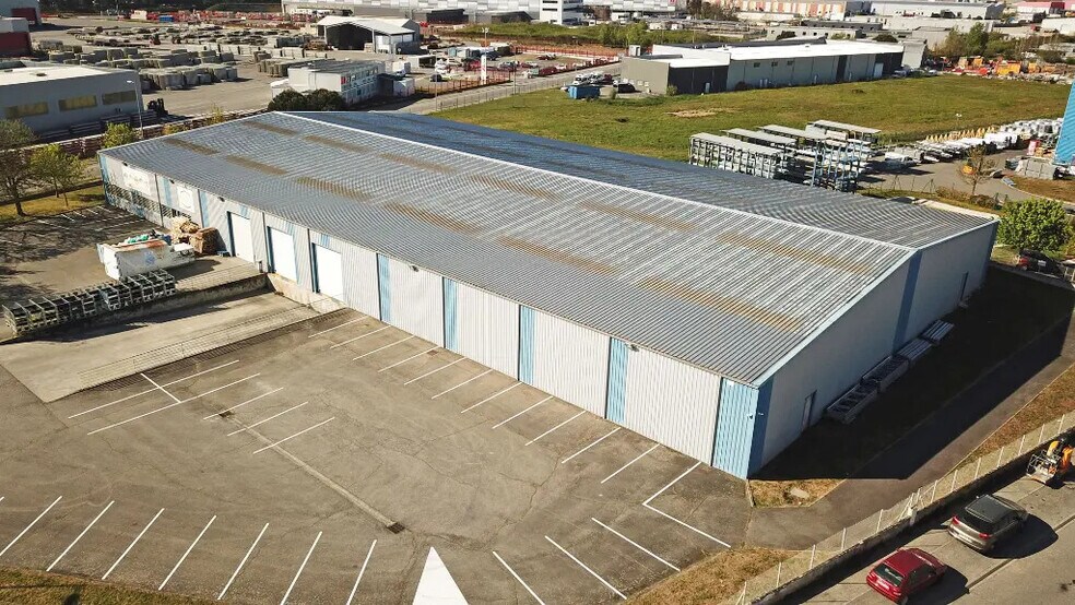 12 Boulevard Marcel Paul, Tournefeuille for sale - Building Photo - Image 3 of 6